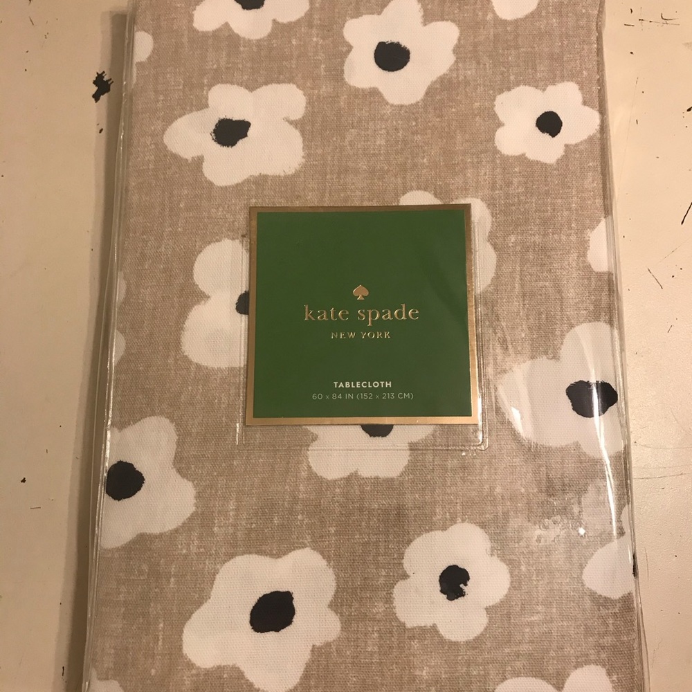 kate spade Faye Floral 60 x 84 Table Cloth